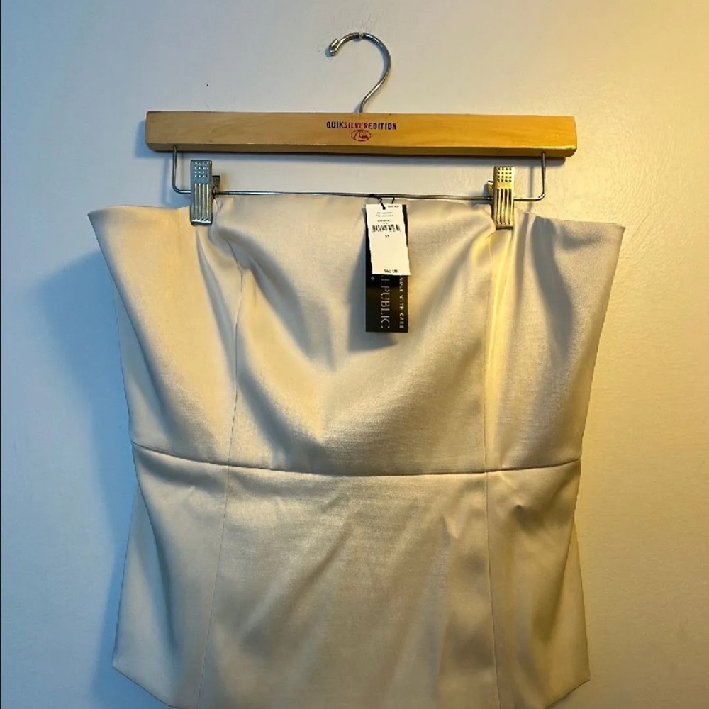 NWT Banana Republic Cream Strapless Top (flaw)